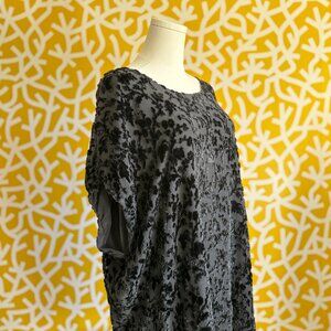 Black Velvet Vine Print Boxy Shift Mini Short Sleeve Dress - Small/Medium